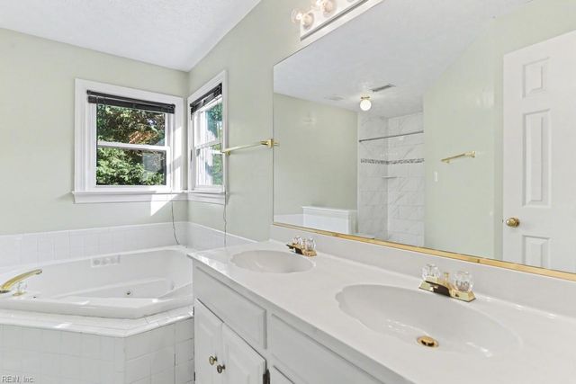 104 Compass CT, Yorktown, VA 23693