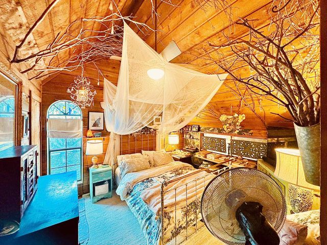 206 Topspin DR, Spicewood, TX 78669