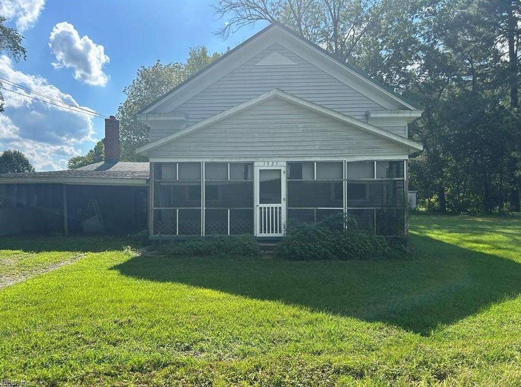 1325 Buckhorn DR, Suffolk, VA 23434