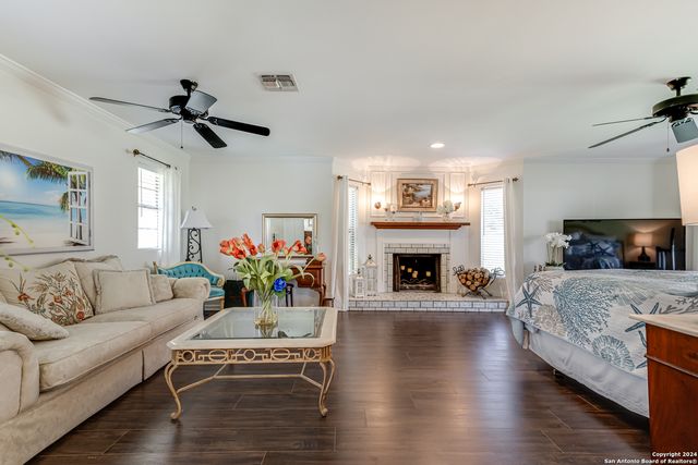 8651 Bindseil Ln, San Antonio, TX 78266