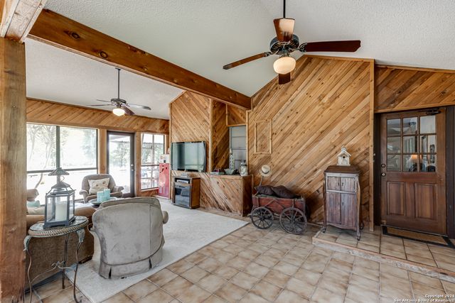 8651 Bindseil Ln, San Antonio, TX 78266