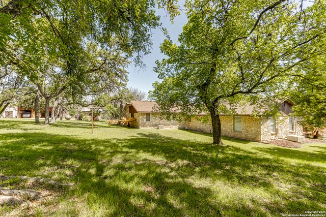 8651 Bindseil Ln, San Antonio, TX 78266