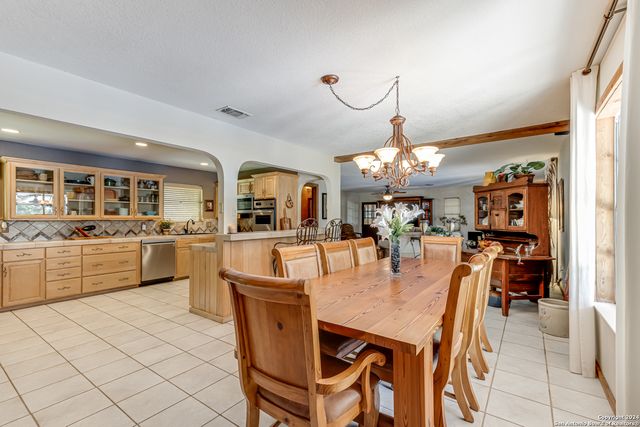 8651 Bindseil Ln, San Antonio, TX 78266