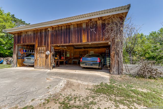 8651 Bindseil Ln, San Antonio, TX 78266