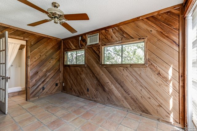 8651 Bindseil Ln, San Antonio, TX 78266