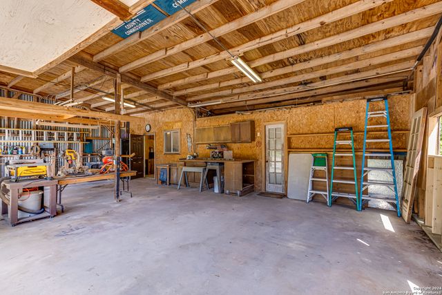 8651 Bindseil Ln, San Antonio, TX 78266