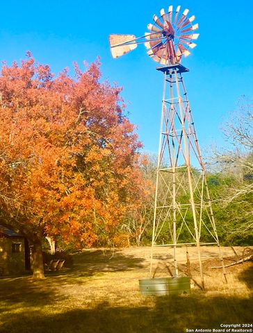 8651 Bindseil Ln, San Antonio, TX 78266