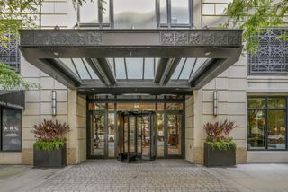 10 E Delaware Place 18E, Chicago, IL 60611