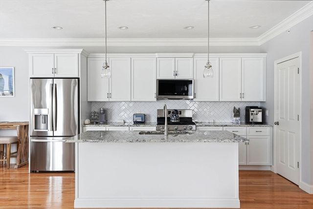 1 Sunflower Way, Plymouth, MA 02360