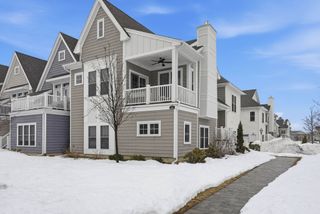 1 Sunflower Way, Plymouth, MA 02360