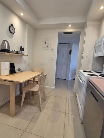 20400 W Country Club Dr 605, Aventura, FL 33180