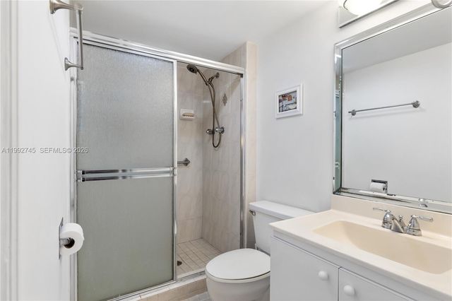 20400 W Country Club Dr 605, Aventura, FL 33180