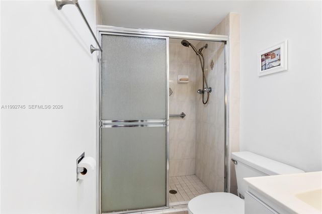 20400 W Country Club Dr 605, Aventura, FL 33180
