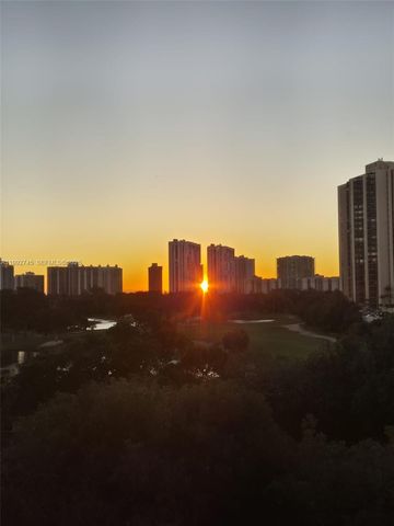 20400 W Country Club Dr 605, Aventura, FL 33180