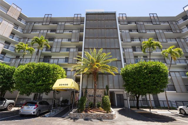 20400 W Country Club Dr 605, Aventura, FL 33180