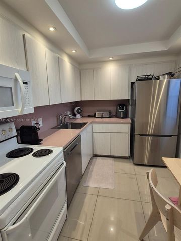 20400 W Country Club Dr 605, Aventura, FL 33180