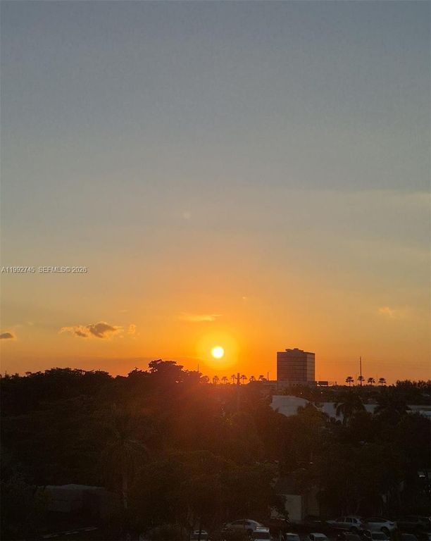 20400 W Country Club Dr 605, Aventura, FL 33180