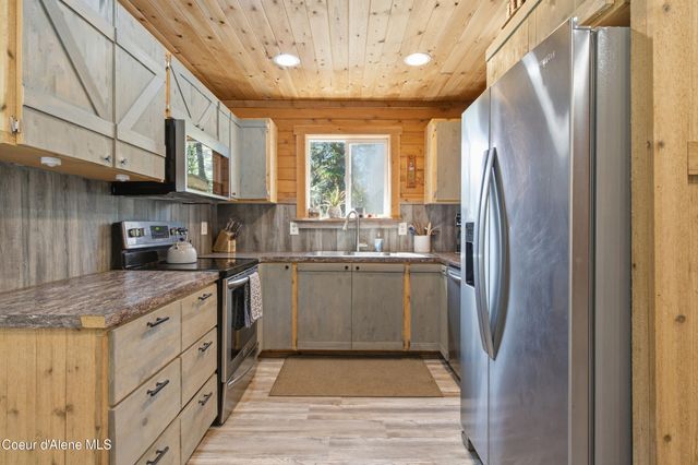 24554 N Estates DR, Athol, ID 83801