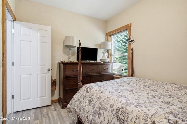 24554 N Estates DR, Athol, ID 83801