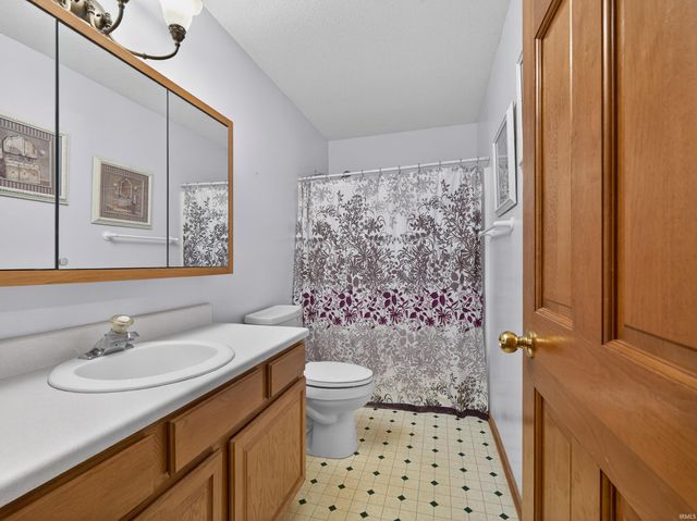 8523 Wyss Meadows Drive, Fort Wayne, IN 46819