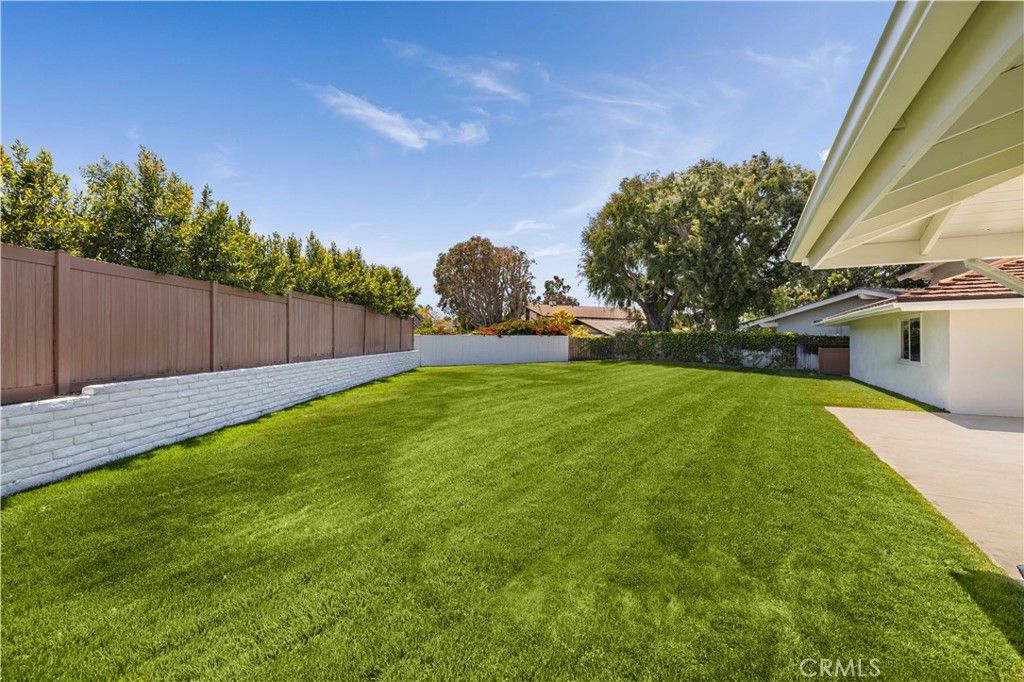 Image 12 of property listing at 807 Aldebaran Circle, Newport Beach, CA 92660