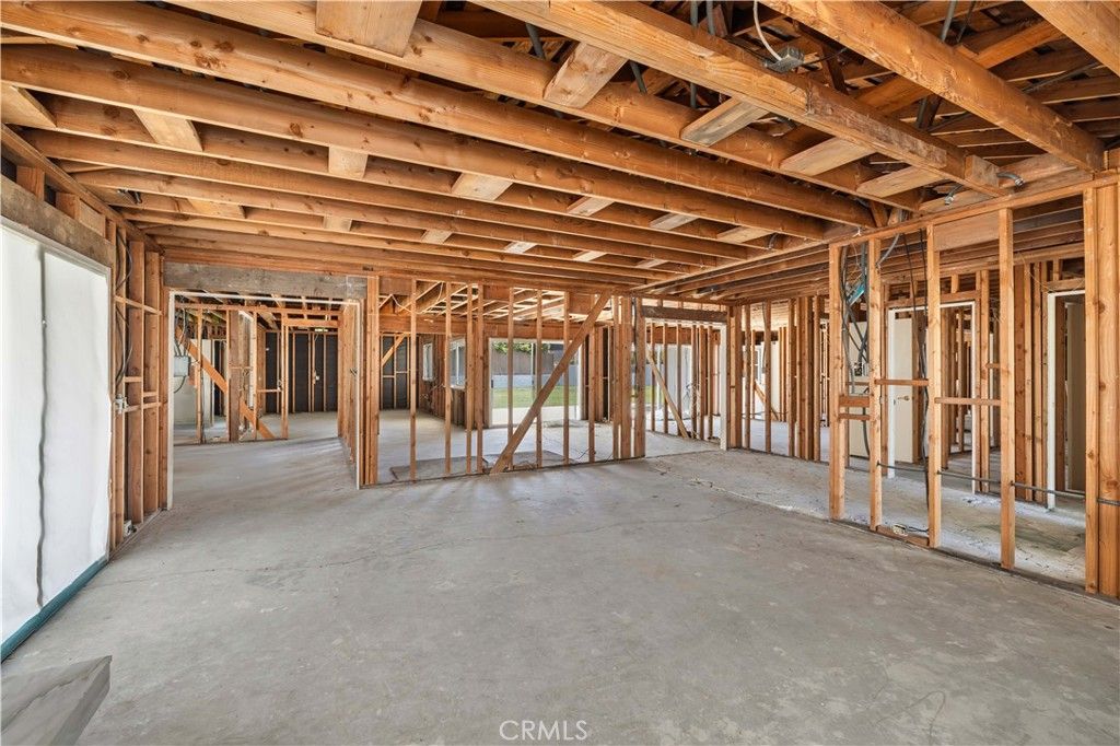 Image 9 of property listing at 807 Aldebaran Circle, Newport Beach, CA 92660