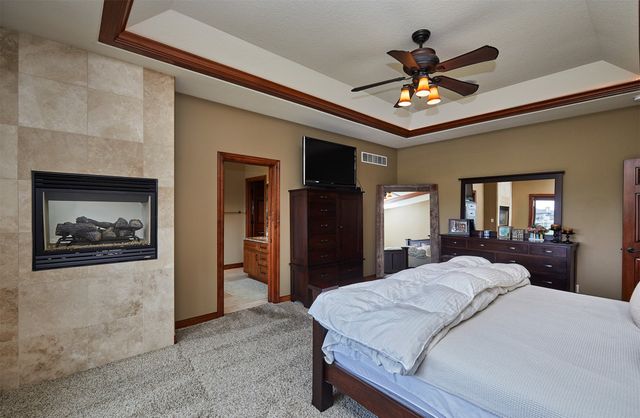 9127 NW 72nd Circle, Johnston, IA 50131