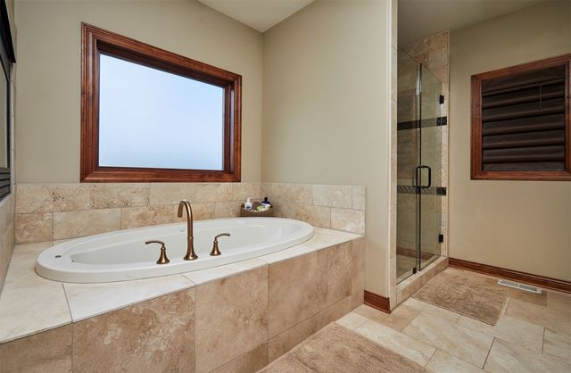 9127 NW 72nd Circle, Johnston, IA 50131