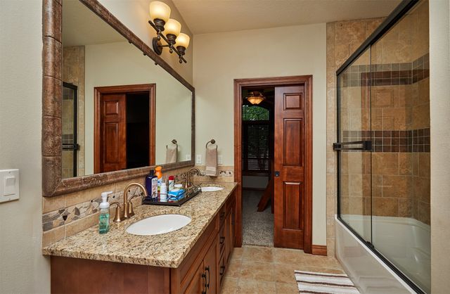 9127 NW 72nd Circle, Johnston, IA 50131