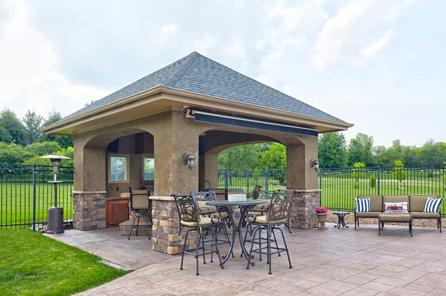 9127 NW 72nd Circle, Johnston, IA 50131