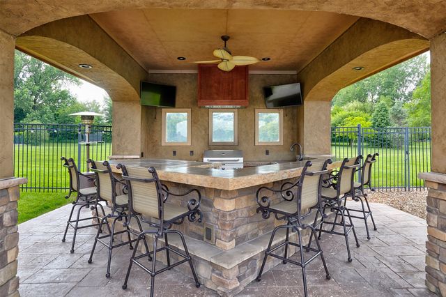 9127 NW 72nd Circle, Johnston, IA 50131