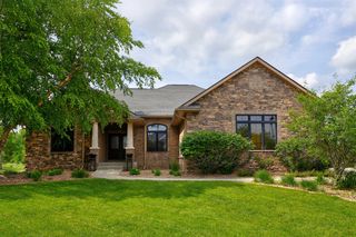 9127 NW 72nd Circle, Johnston, IA 50131