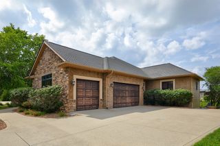 9127 NW 72nd Circle, Johnston, IA 50131