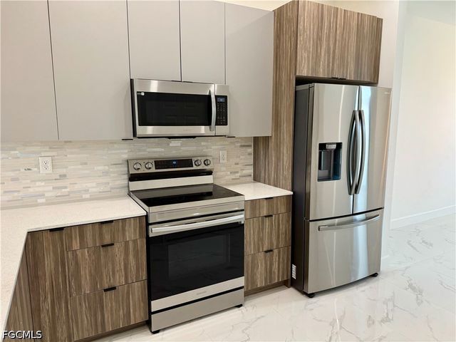 1208 NW 25th PL, Cape Coral, FL 33993