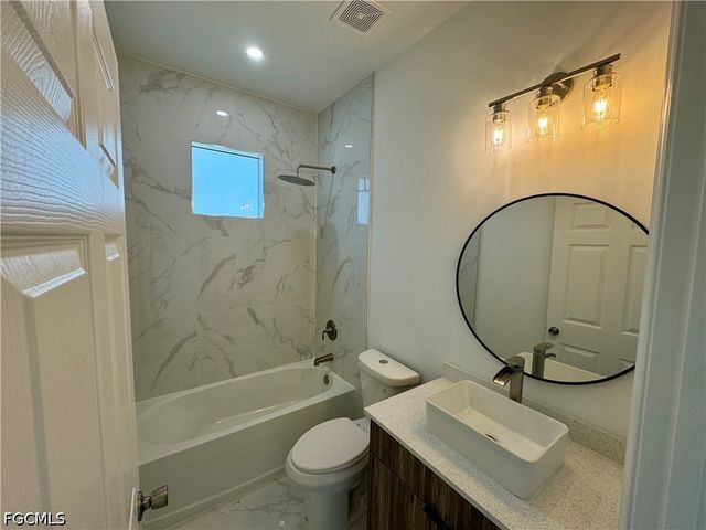 1208 NW 25th PL, Cape Coral, FL 33993