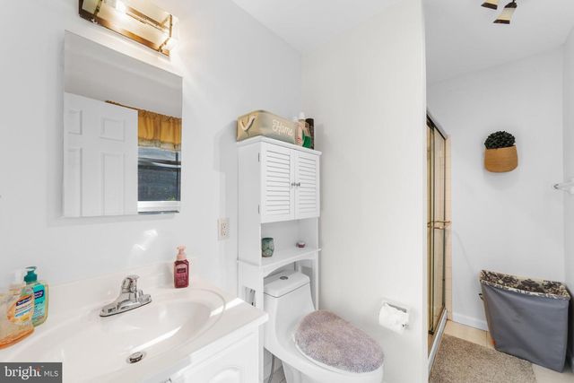 1071 HUGHES DR, Hamilton, NJ 08690