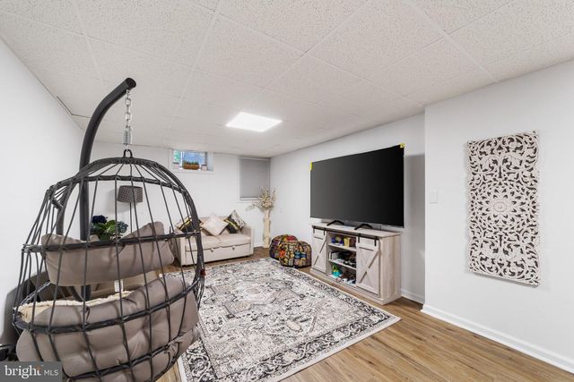 1071 HUGHES DR, Hamilton, NJ 08690