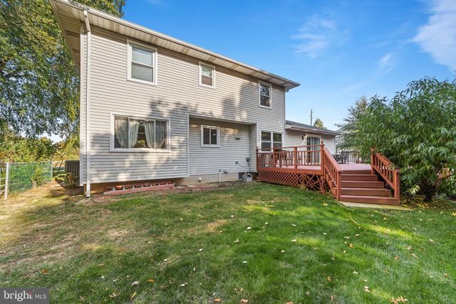 1071 HUGHES DR, Hamilton, NJ 08690