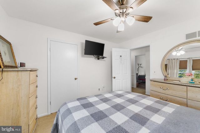 1071 HUGHES DR, Hamilton, NJ 08690
