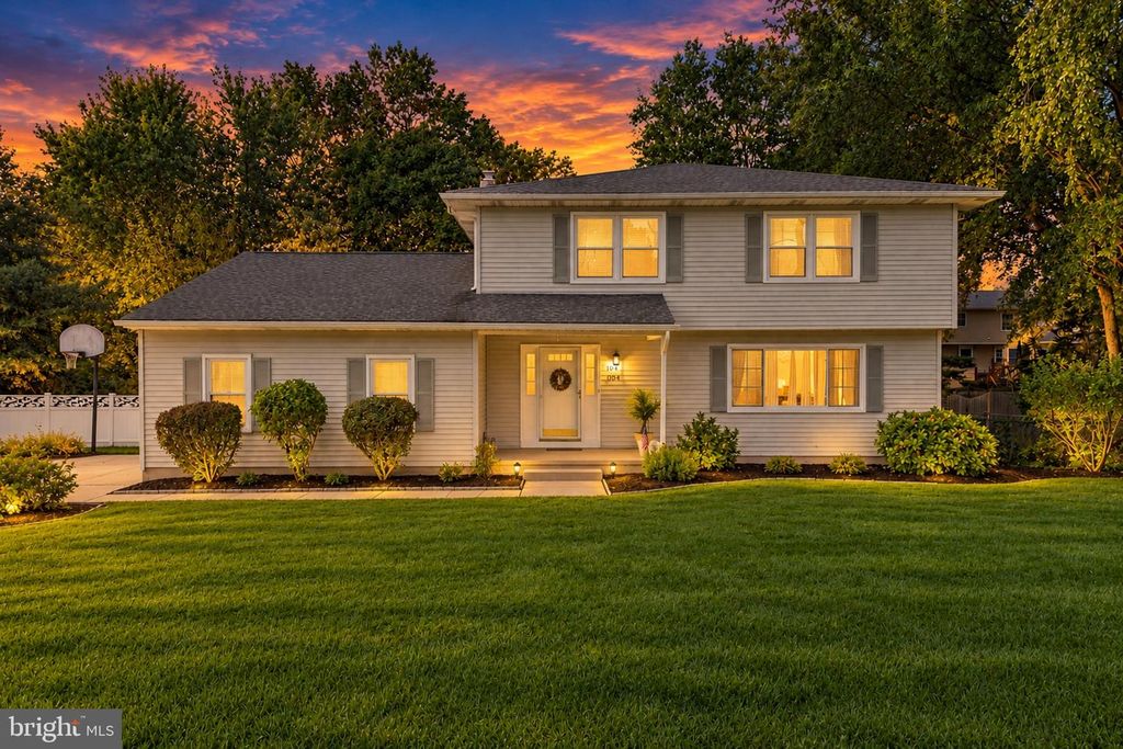 1071 HUGHES DR, Hamilton, NJ 08690