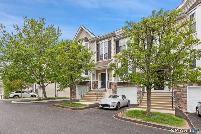 701 Sienna Drive 701, Danbury, CT 06810