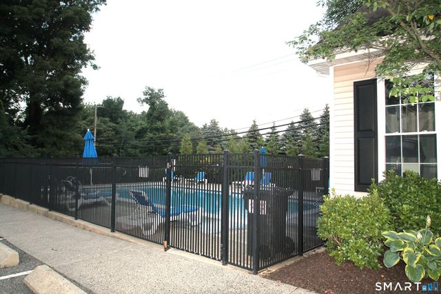 701 Sienna Drive 701, Danbury, CT 06810