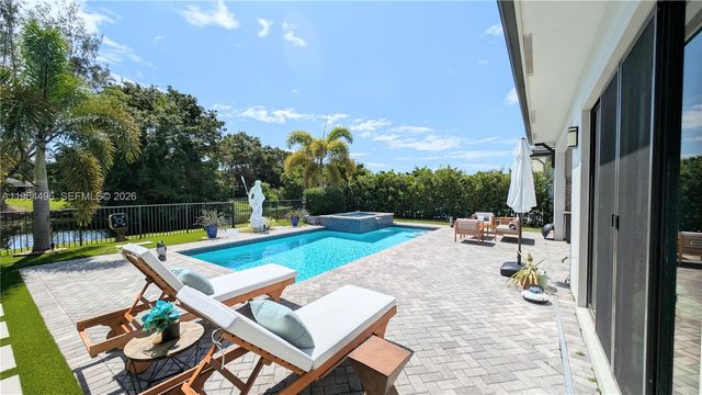 2879 Gin Berry Way, West Palm Beach, FL 33401
