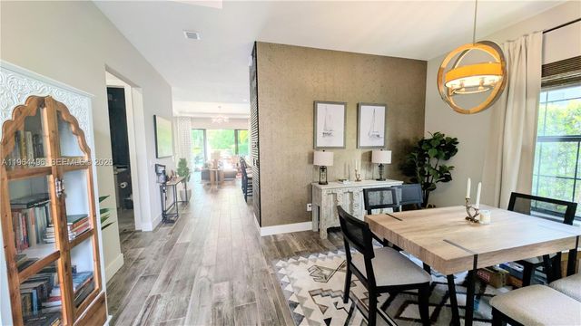 2879 Gin Berry Way, West Palm Beach, FL 33401