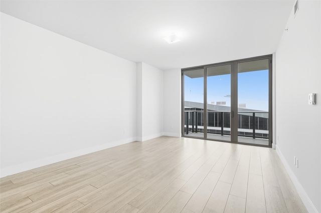 2960 NE 207th St 1108, Miami, FL 33180