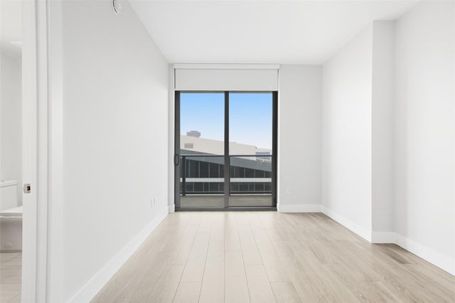 2960 NE 207th St 1108, Miami, FL 33180