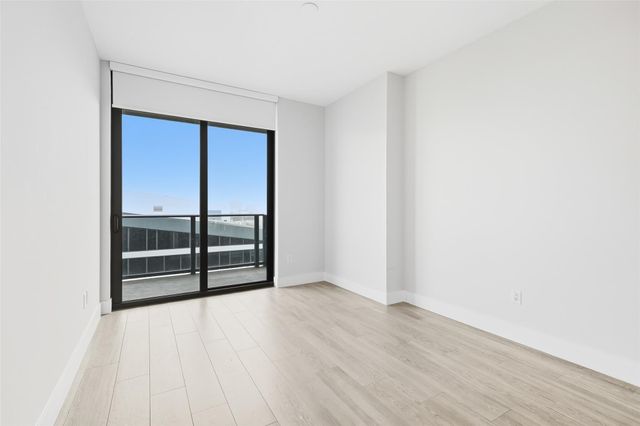 2960 NE 207th St 1108, Miami, FL 33180