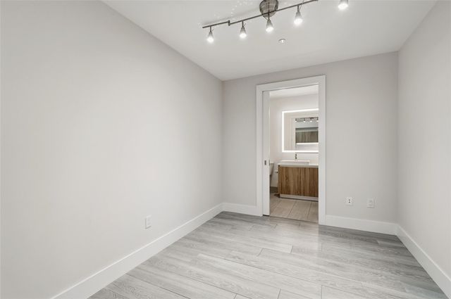 2960 NE 207th St 1108, Miami, FL 33180