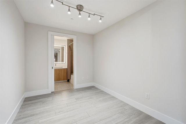 2960 NE 207th St 1108, Miami, FL 33180