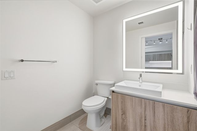 2960 NE 207th St 1108, Miami, FL 33180